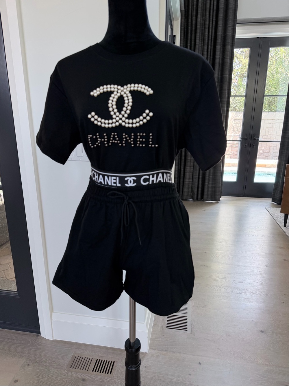 Chanel Black Pearl Logo Women’s Shorts Set size S/M - Picture 4 of 13